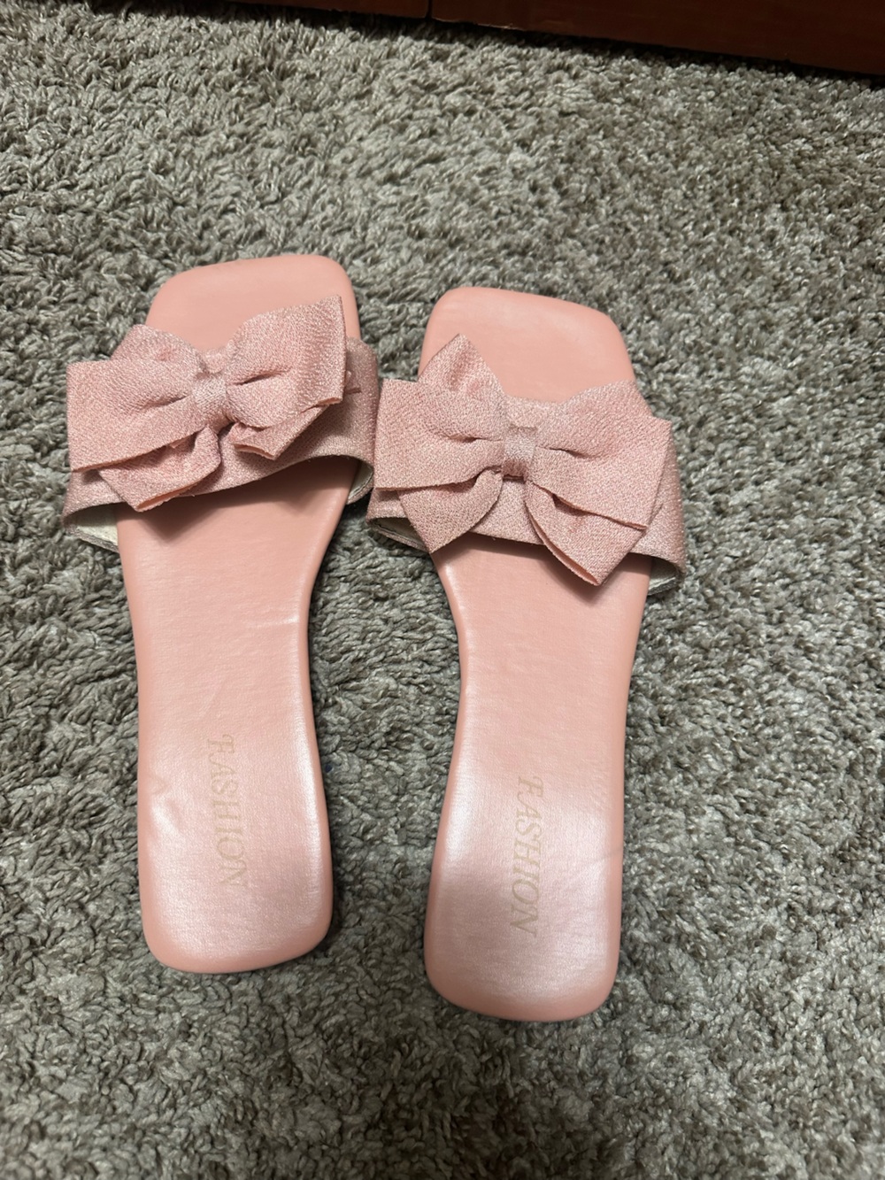 Fashion Bow Slide Sandals in Blush Pink